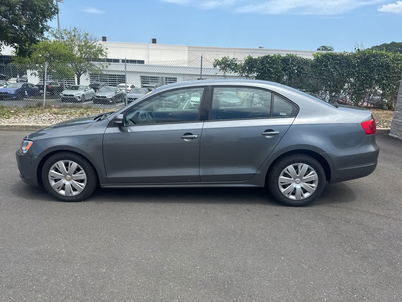 Thumbnail: 2011 Volkswagen Jetta - 2