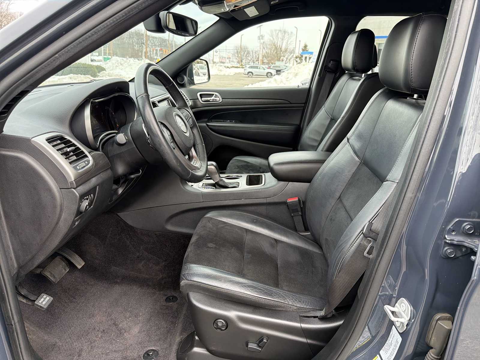 Thumbnail: 2017 Jeep Grand Cherokee - 11