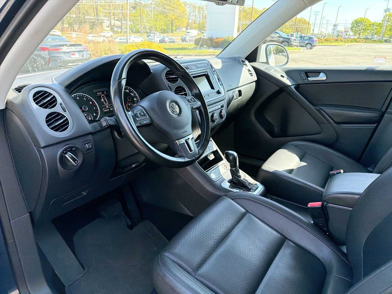 Thumbnail: 2016 Volkswagen Tiguan - 10