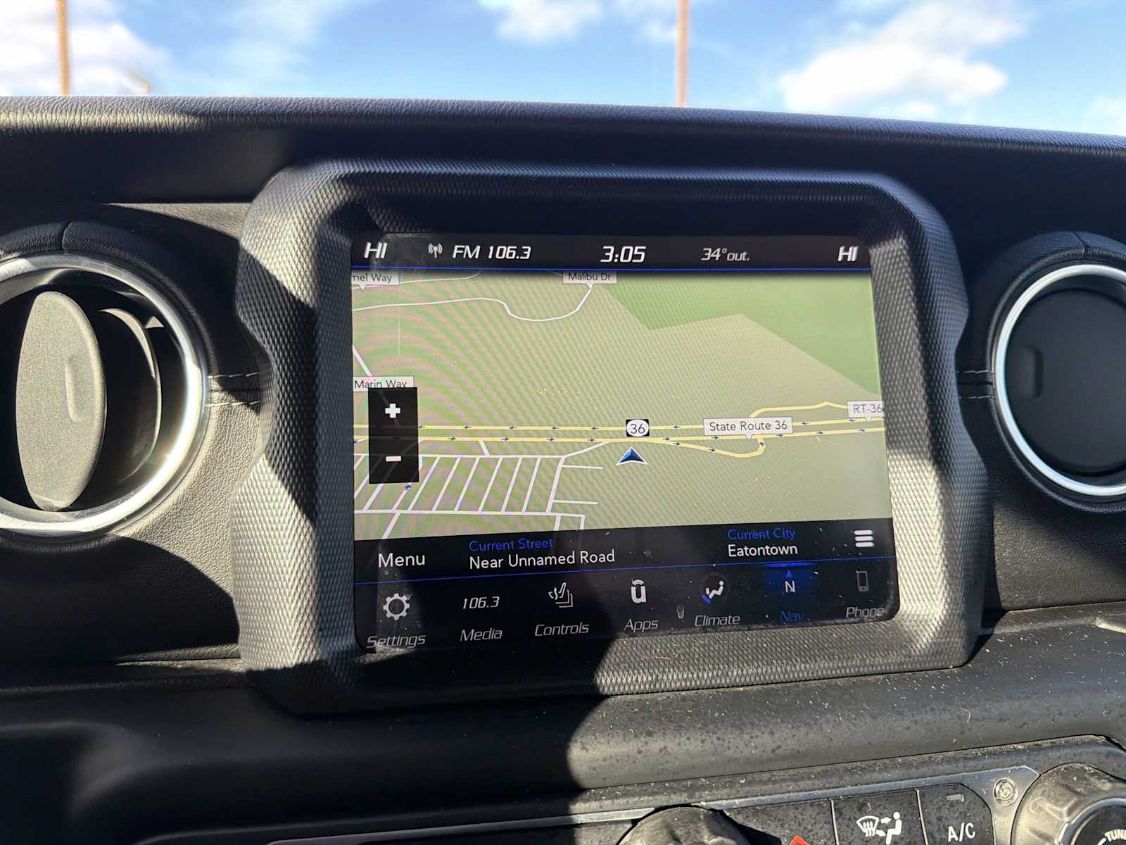 Thumbnail: 2019 Jeep Wrangler - 27