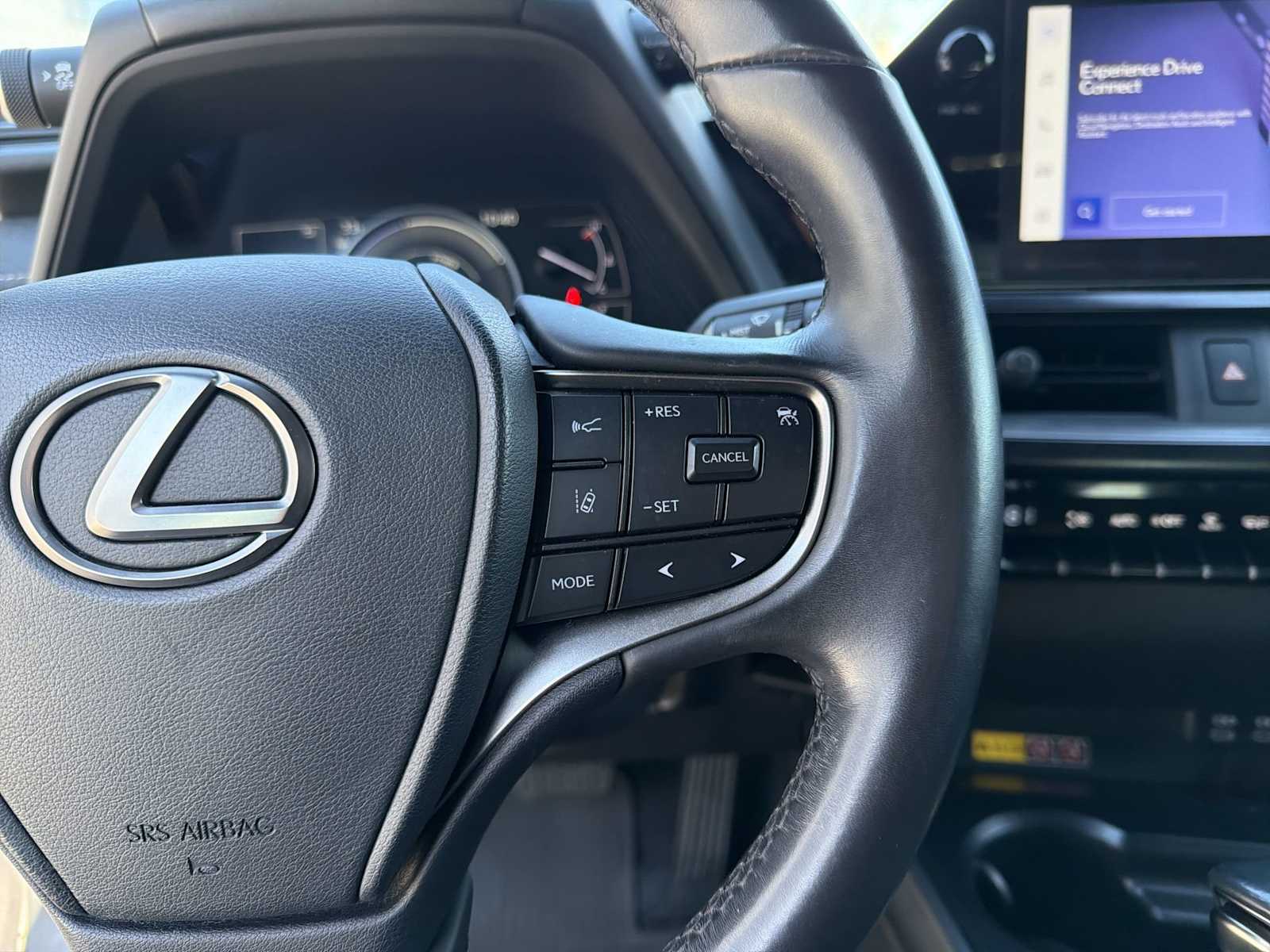 Thumbnail: 2023 Lexus UX - 25