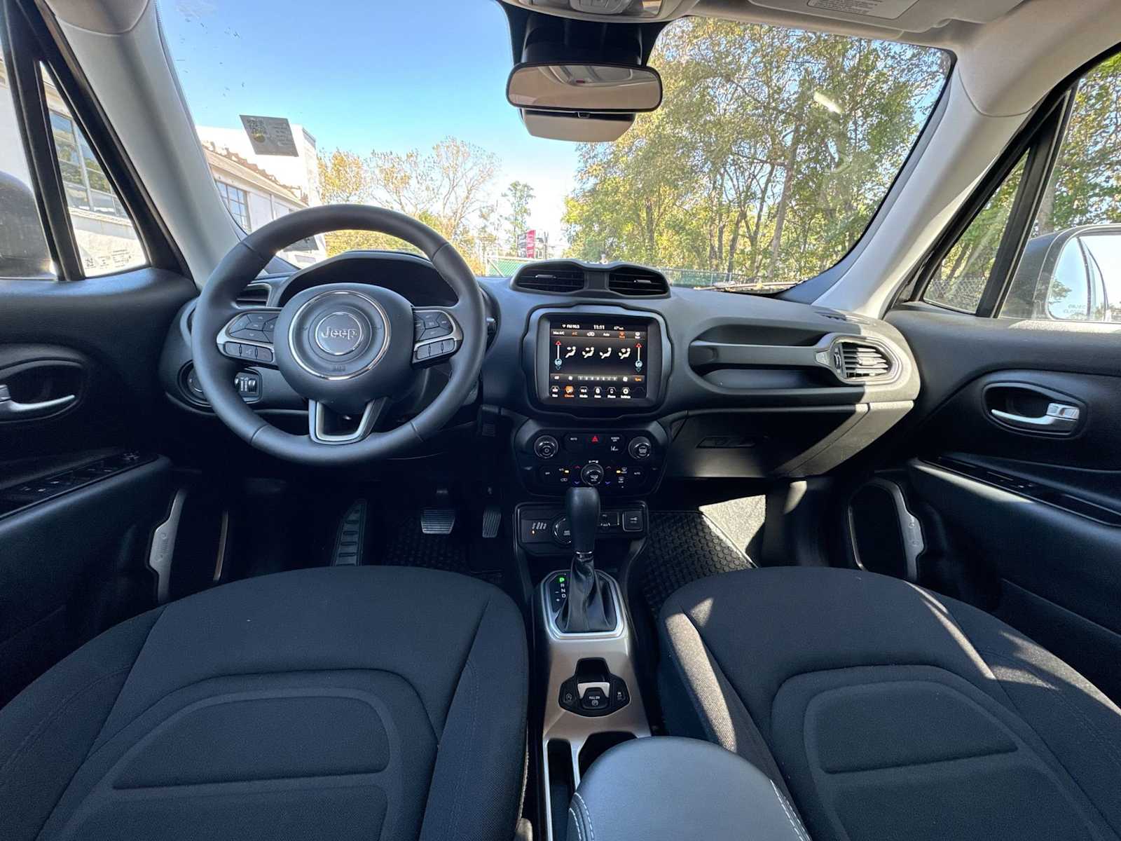 Thumbnail: 2022 Jeep Renegade - 20