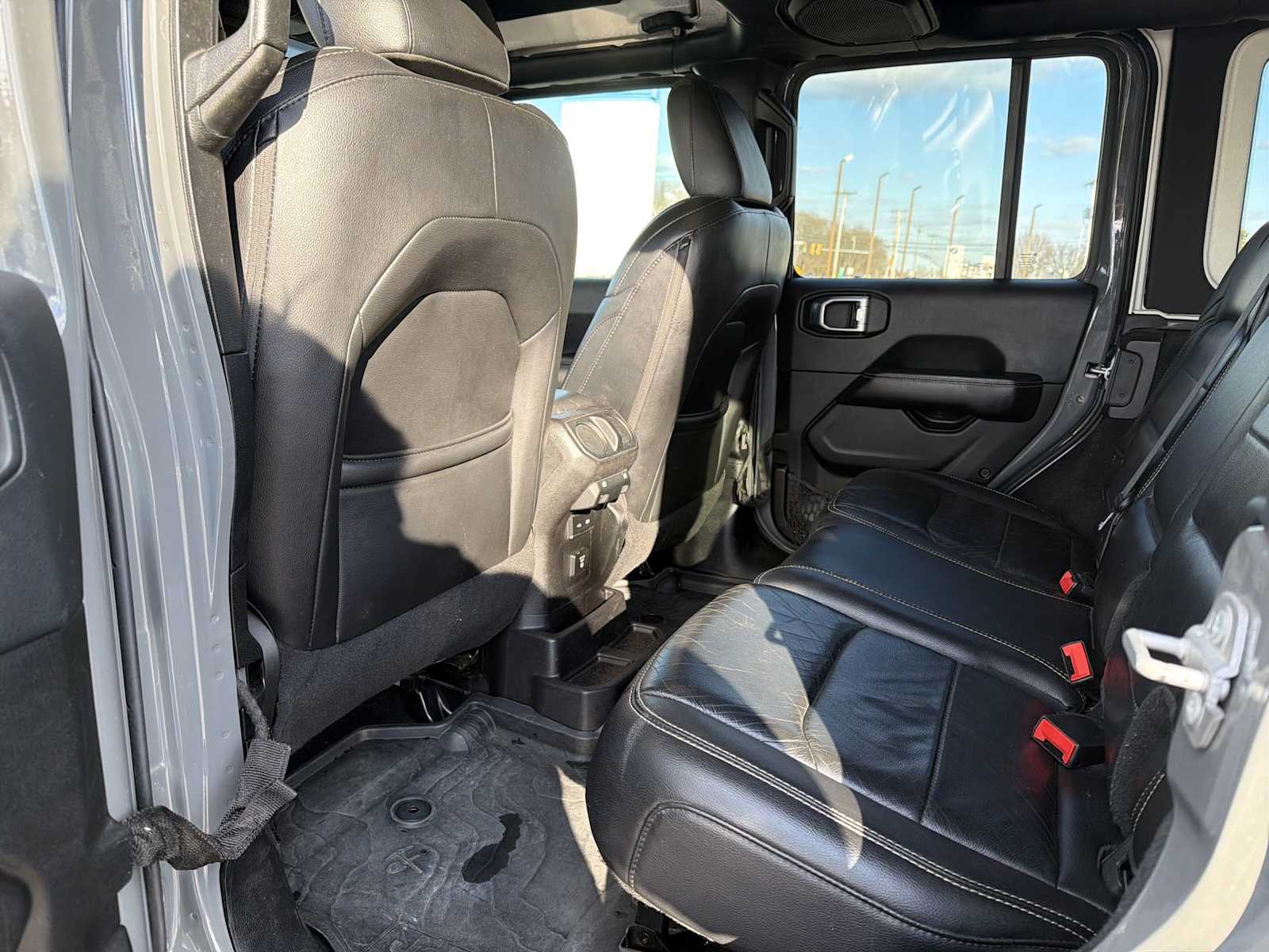 Thumbnail: 2019 Jeep Wrangler - 12