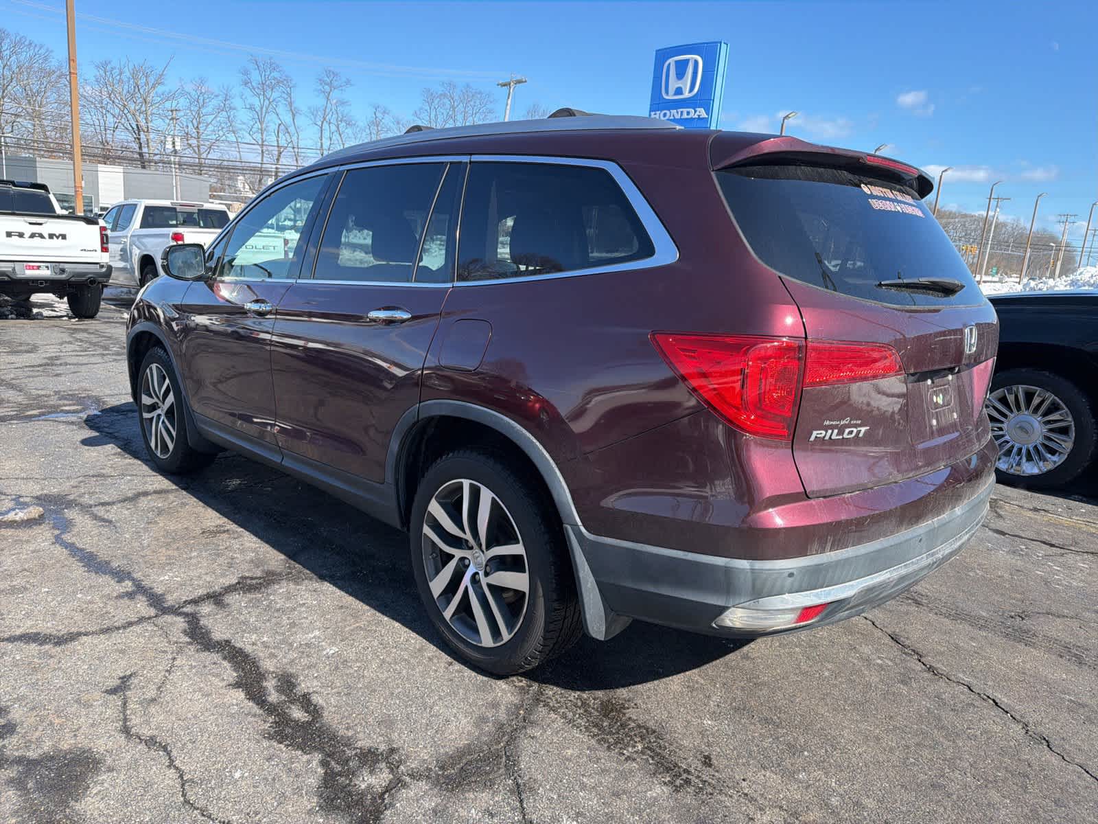 Thumbnail: 2016 Honda Pilot - 3