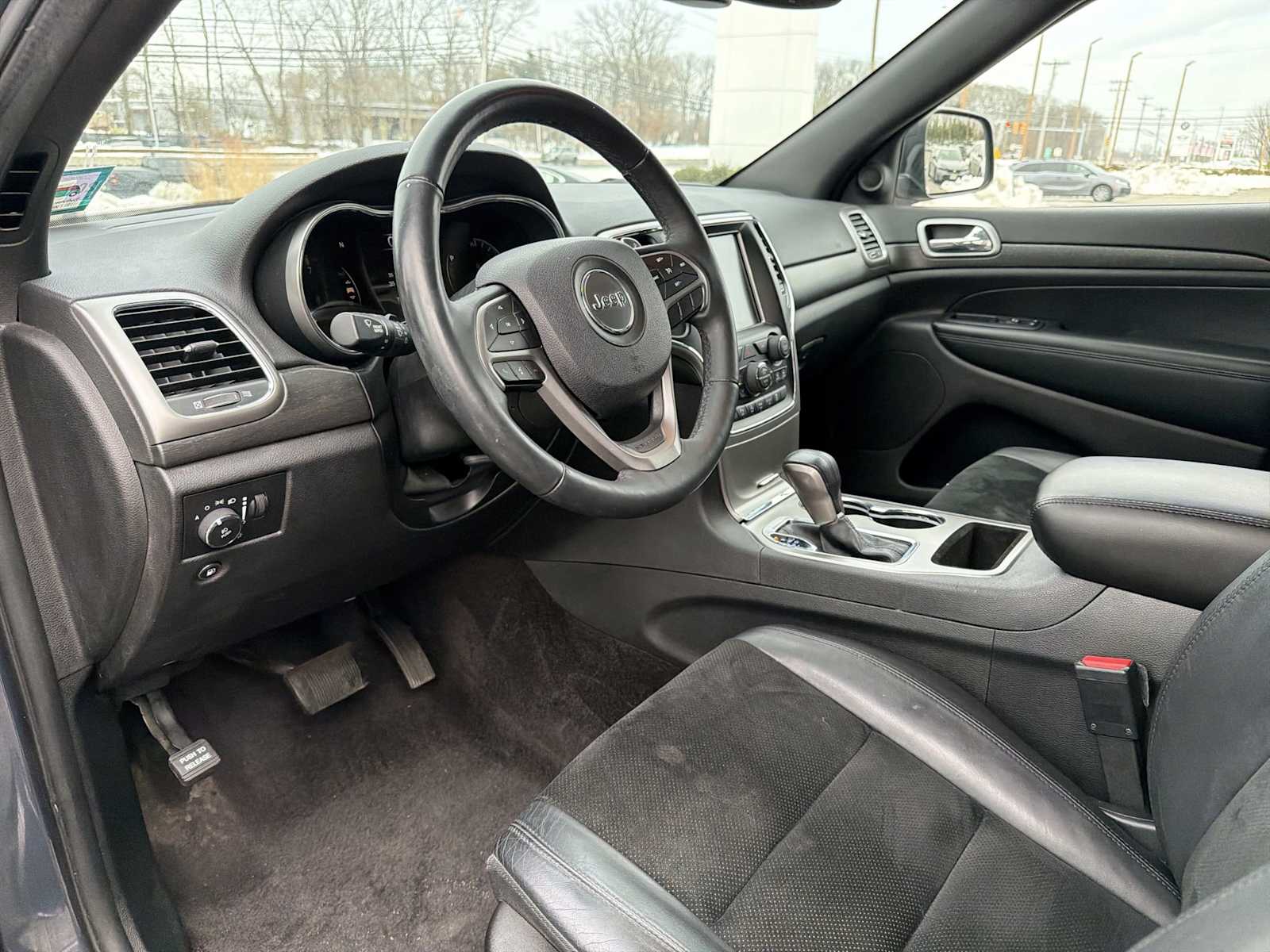 Thumbnail: 2017 Jeep Grand Cherokee - 10