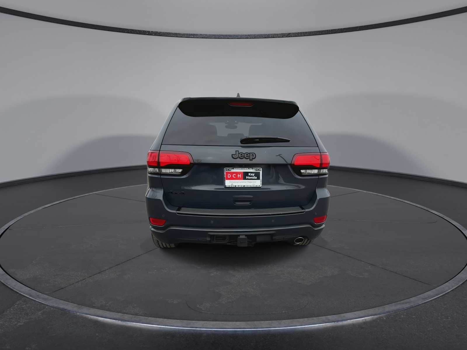 Thumbnail: 2017 Jeep Grand Cherokee - 7