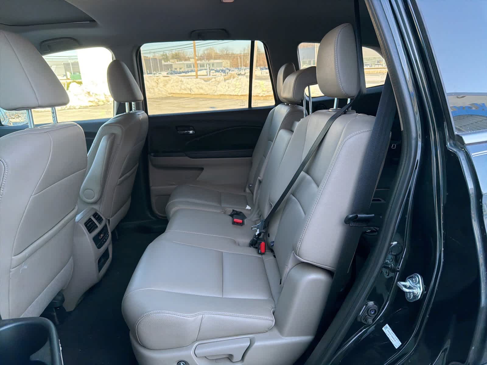 Thumbnail: 2016 Honda Pilot - 10