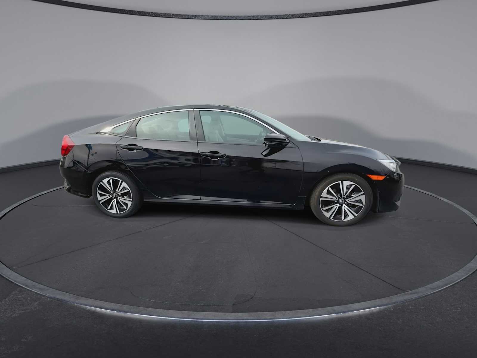 Thumbnail: 2017 Honda Civic - 9