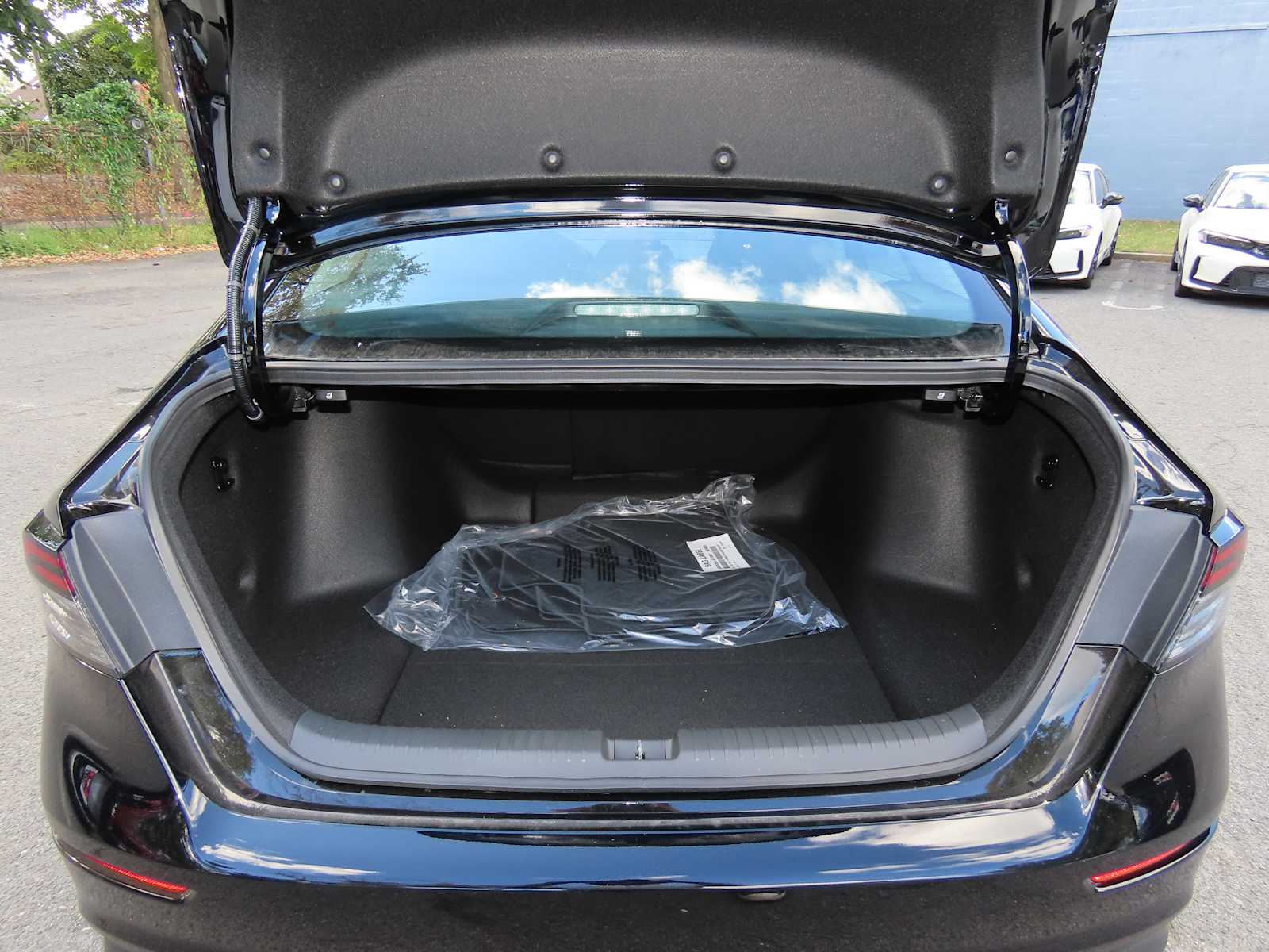 Thumbnail: 2025 Honda Accord - 10