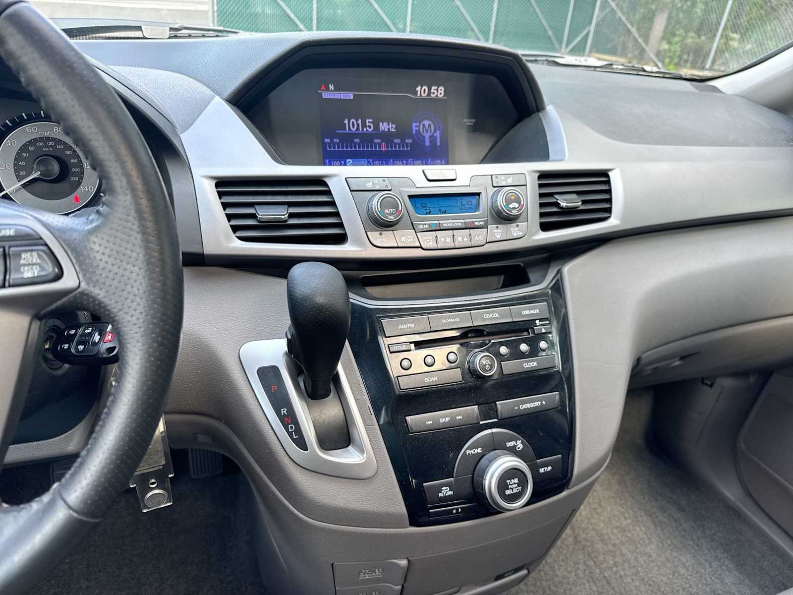 Thumbnail: 2013 Honda Odyssey - 27