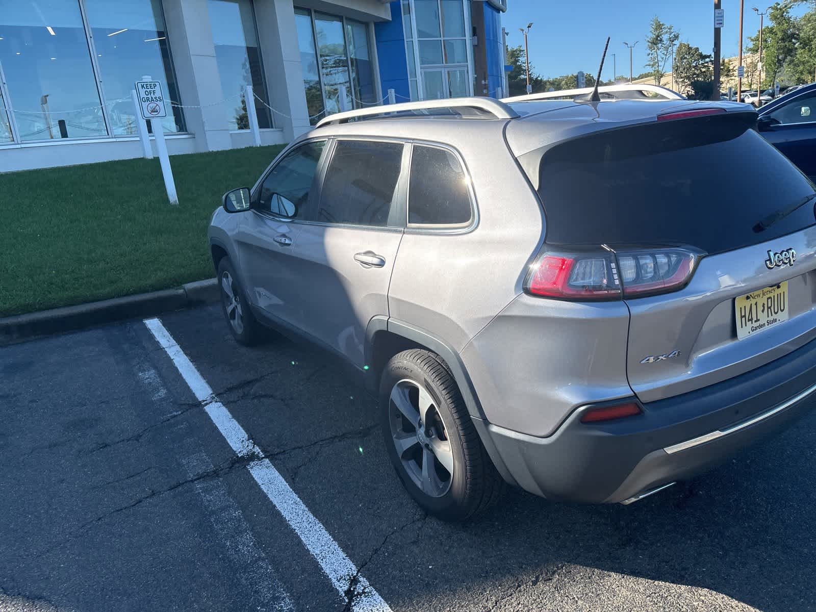 Thumbnail: 2019 Jeep Cherokee - 4