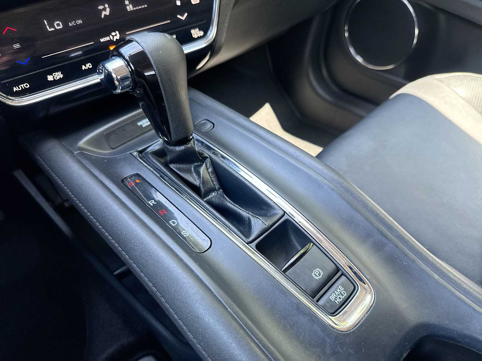 Thumbnail: 2017 Honda HR-V - 30