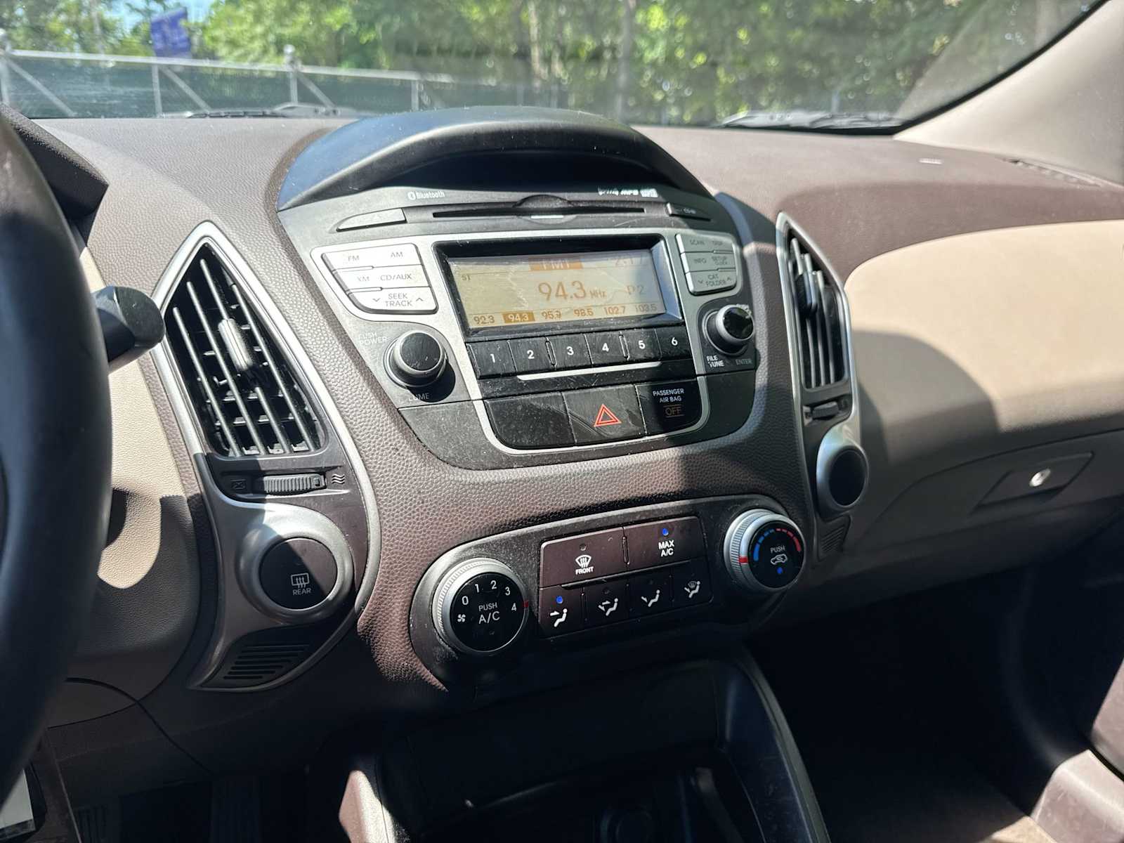 Thumbnail: 2011 Hyundai Tucson - 26