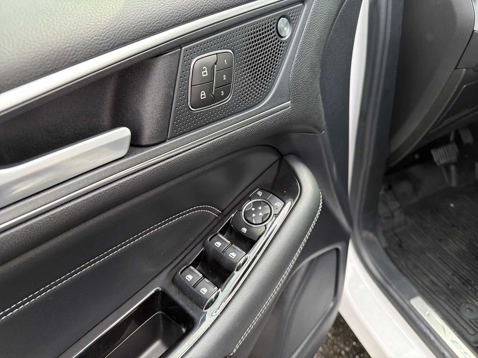 Thumbnail: 2019 Ford Edge - 22