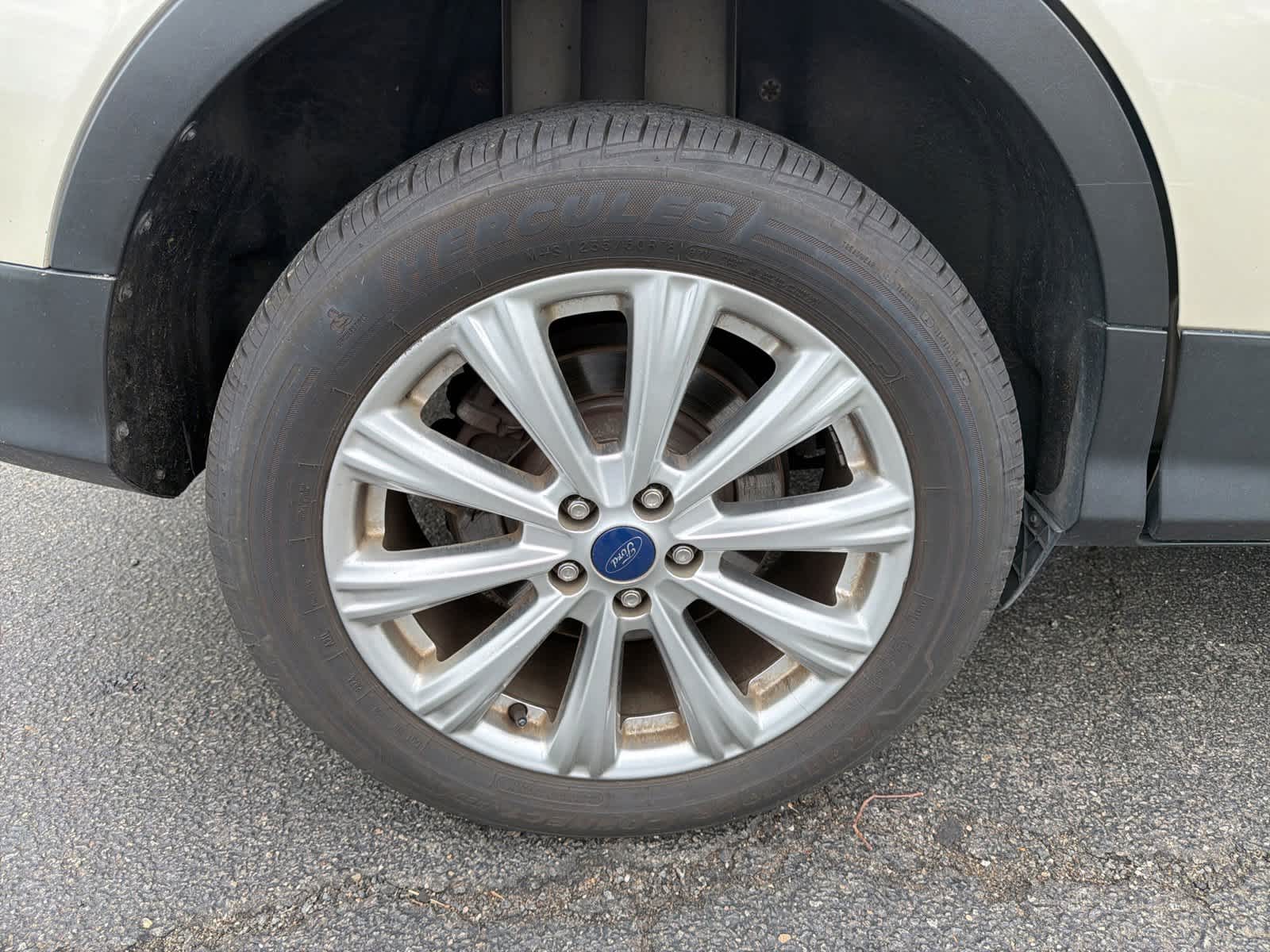 Thumbnail: 2017 Ford Escape - 24