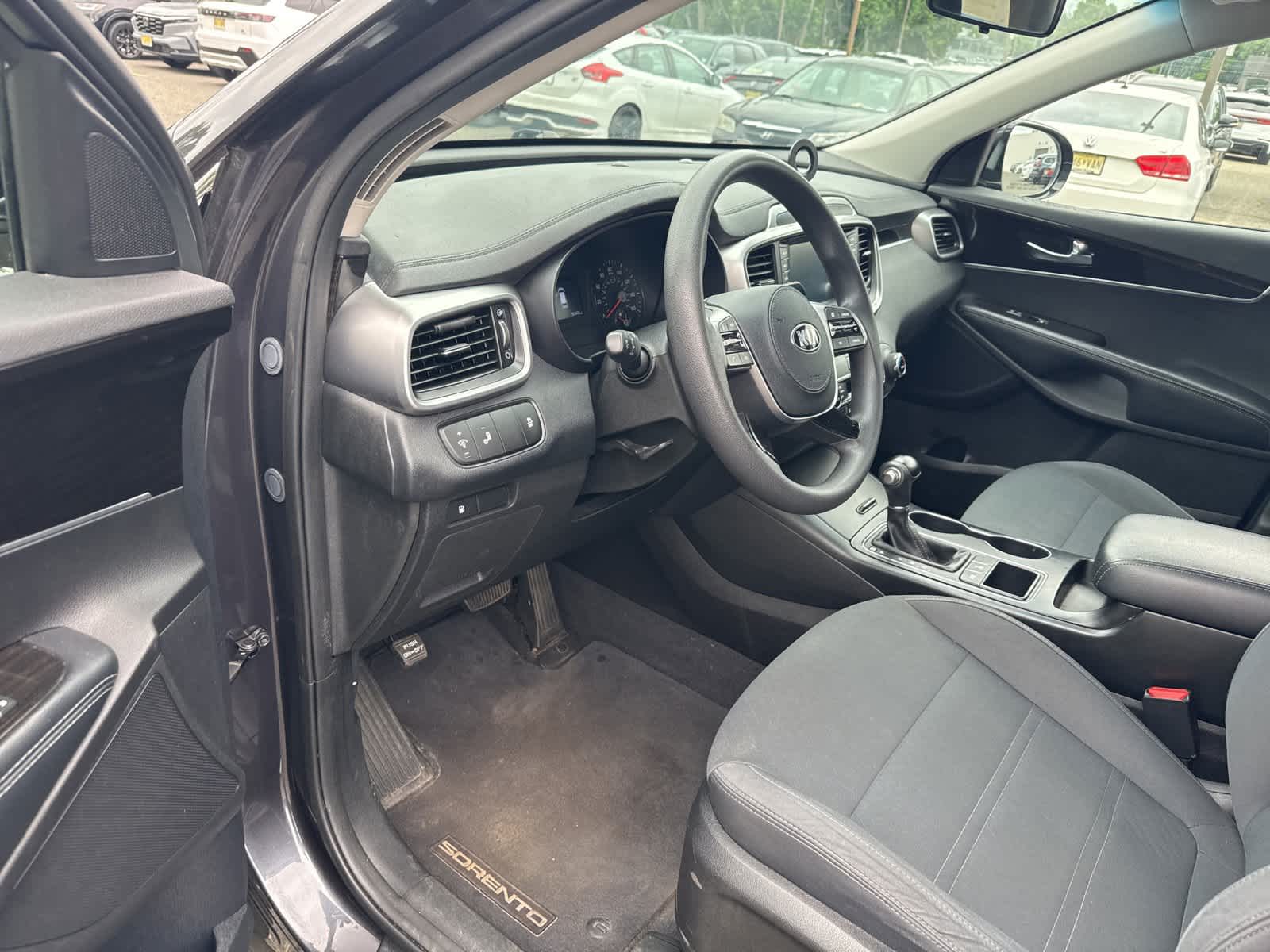 Thumbnail: 2019 Kia Sorento - 16