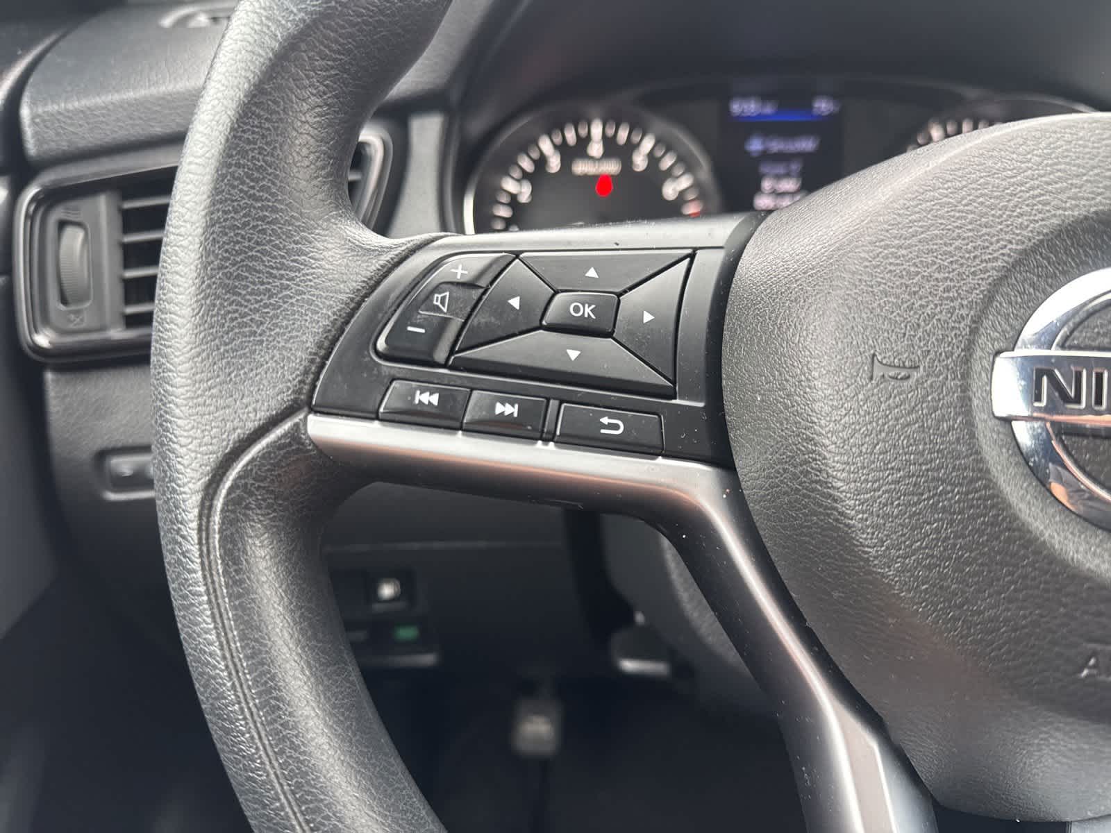 Thumbnail: 2019 Nissan Rogue - 16