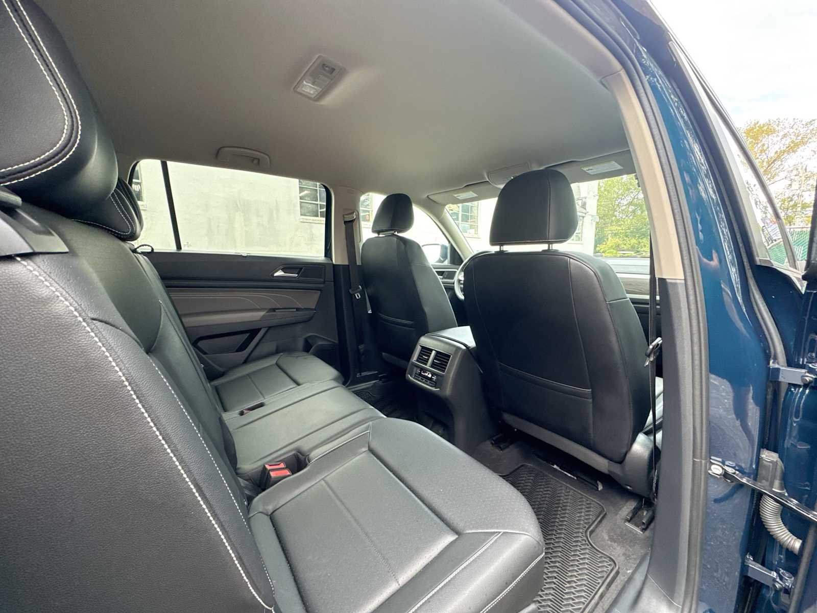 Thumbnail: 2022 Volkswagen Atlas - 14