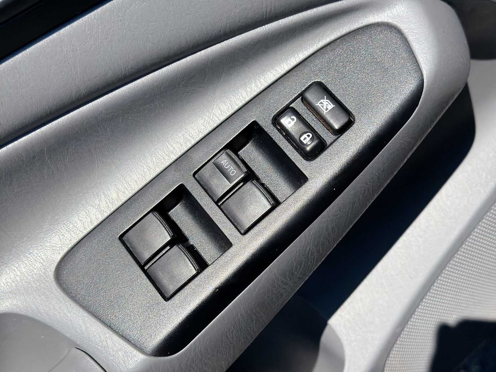 Thumbnail: 2015 Toyota Tacoma - 21