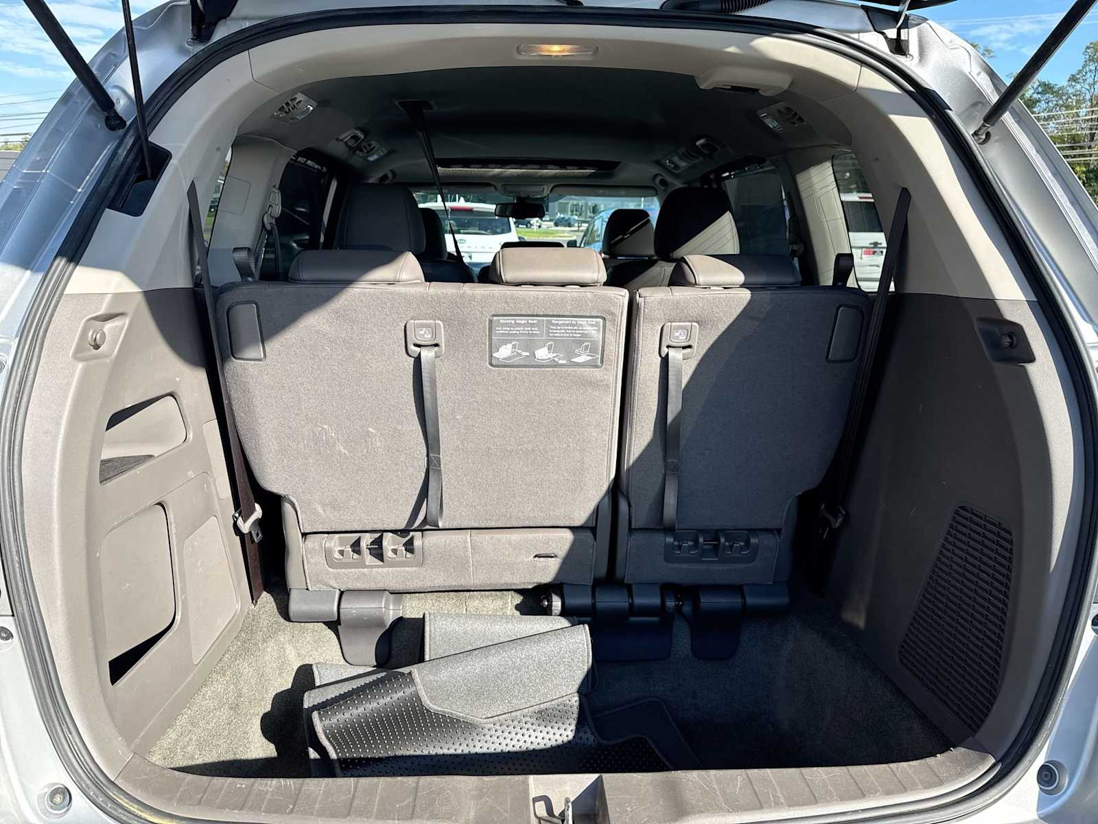 Thumbnail: 2015 Honda Odyssey - 32