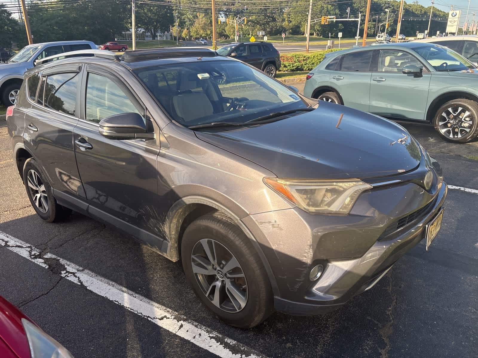 Thumbnail: 2017 Toyota RAV4 - 2