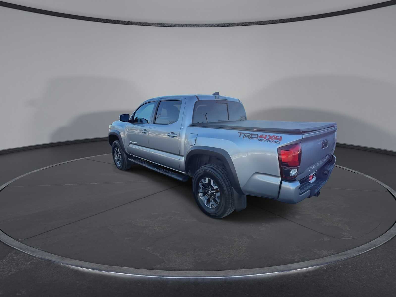 Thumbnail: 2020 Toyota Tacoma - 6