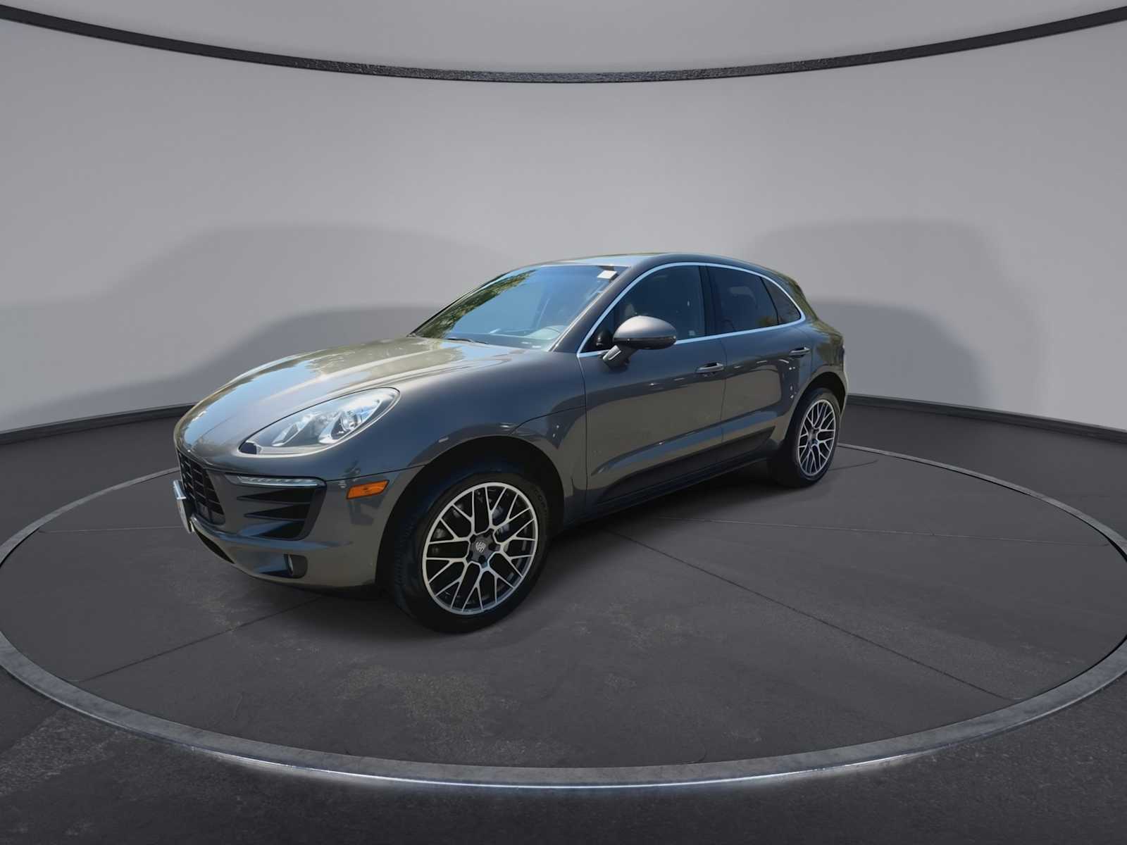 Thumbnail: 2016 Porsche Macan - 4