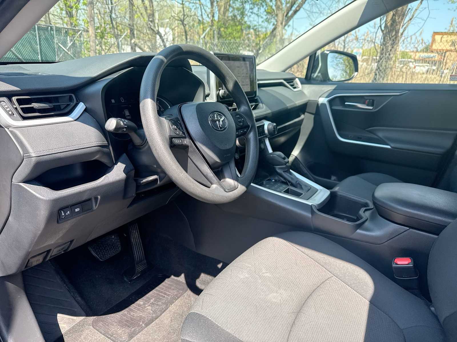 2024 Toyota RAV4 XLE 10