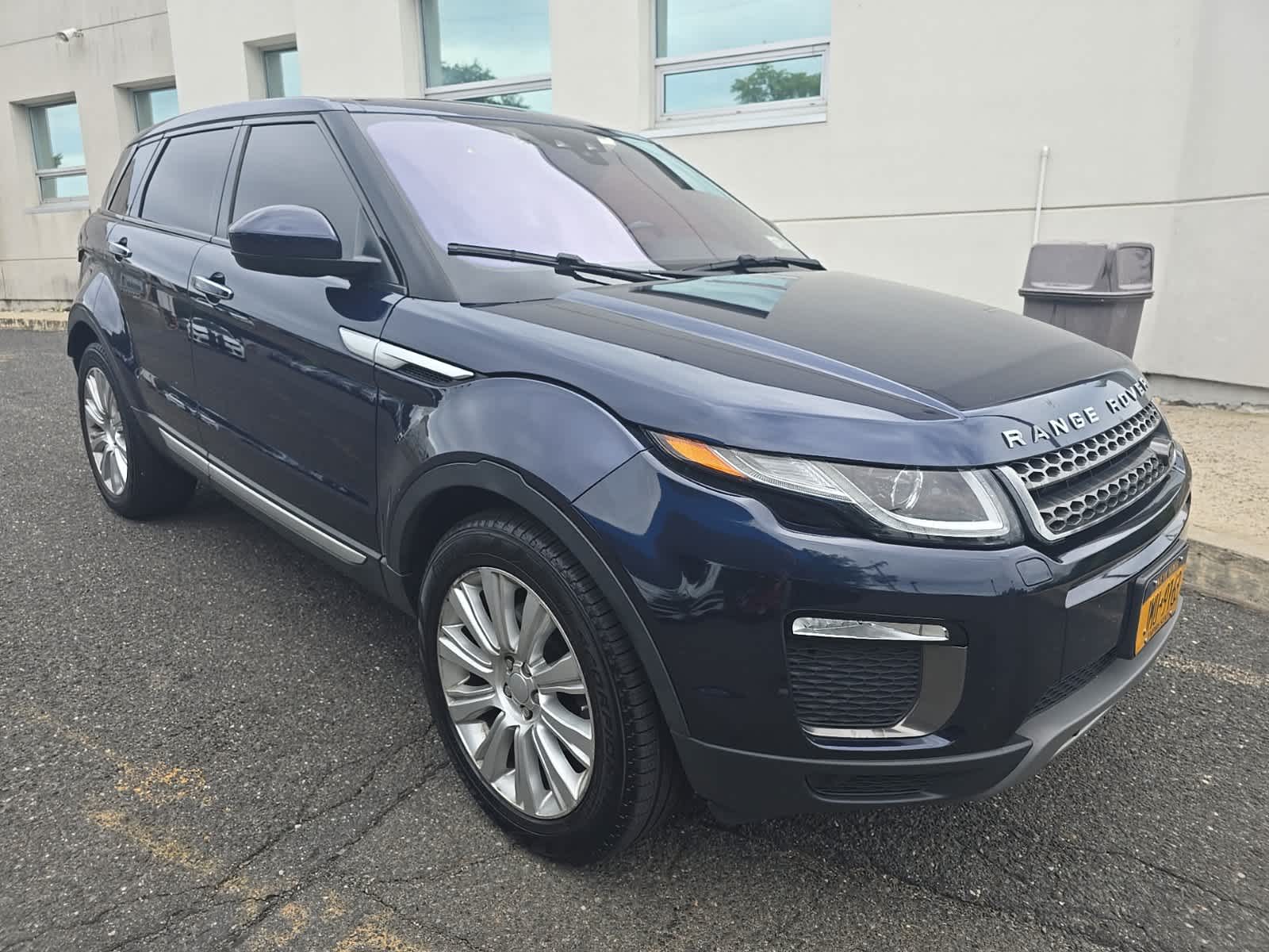 Thumbnail: 2017 Land Rover Range Rover Evoque - 3