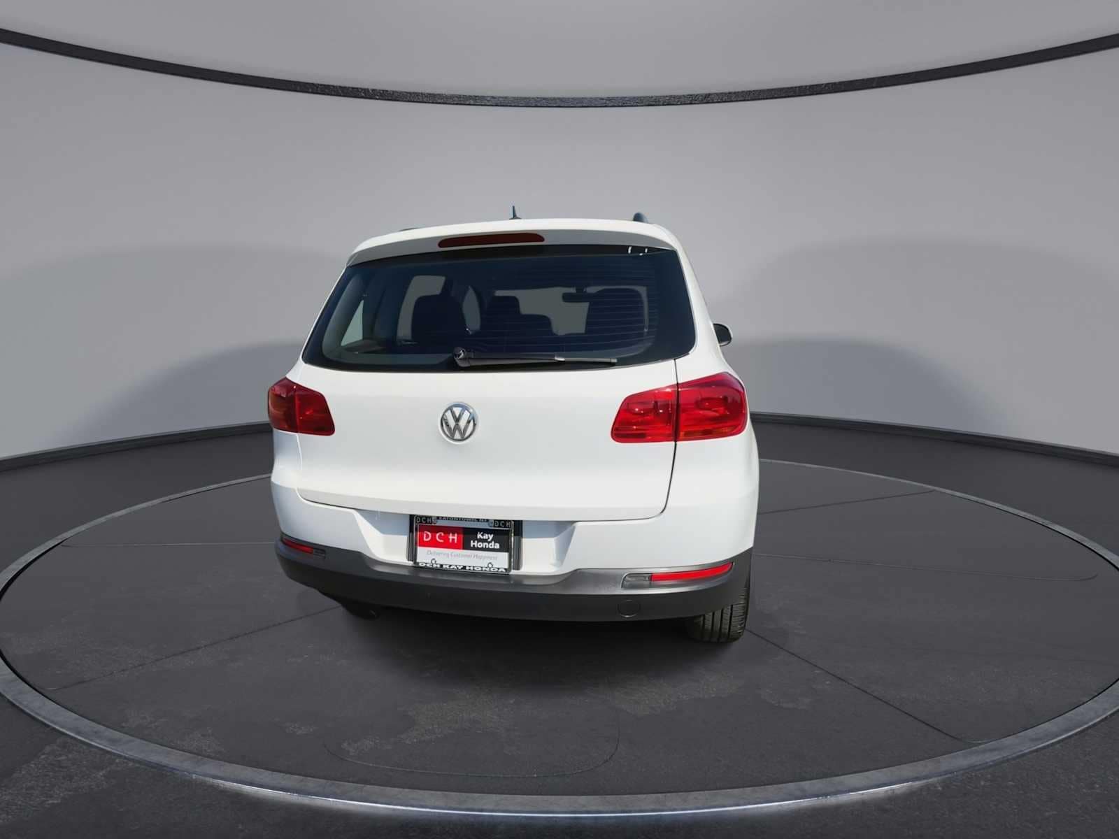 Thumbnail: 2016 Volkswagen Tiguan - 7
