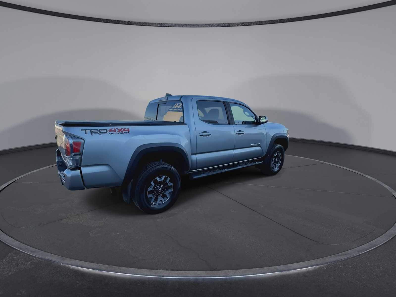 Thumbnail: 2020 Toyota Tacoma - 8