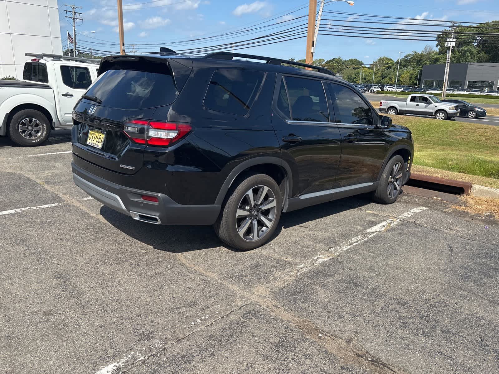 Thumbnail: 2023 Honda Pilot - 3