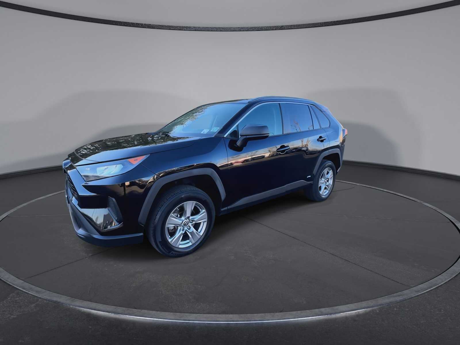 Thumbnail: 2022 Toyota RAV4 - 4