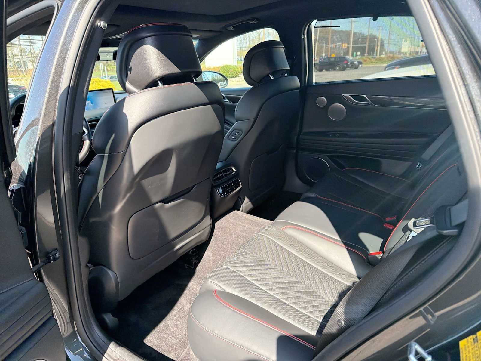 Thumbnail: 2023 Genesis G80 - 12