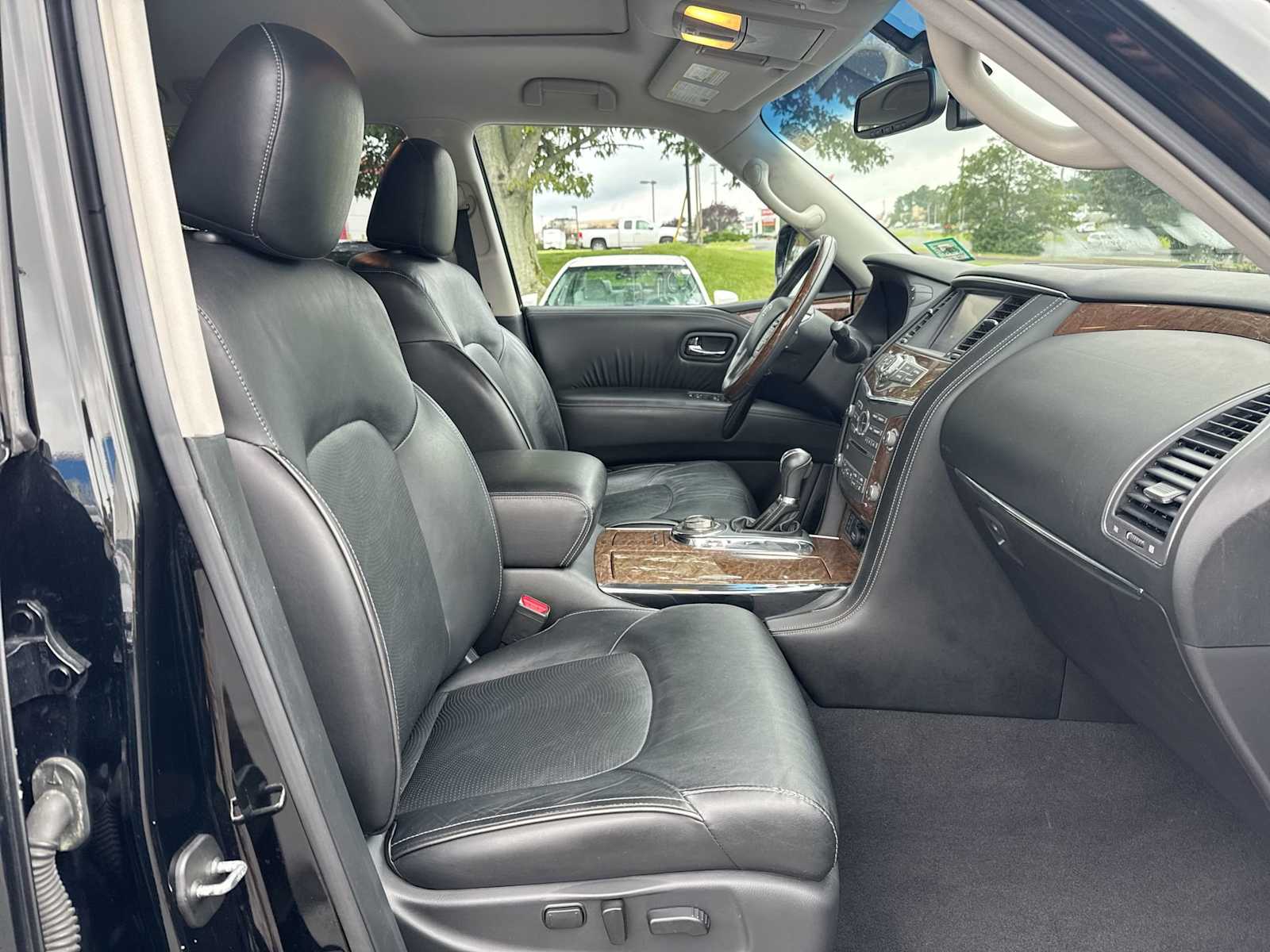 Thumbnail: 2016 INFINITI QX80 - 15