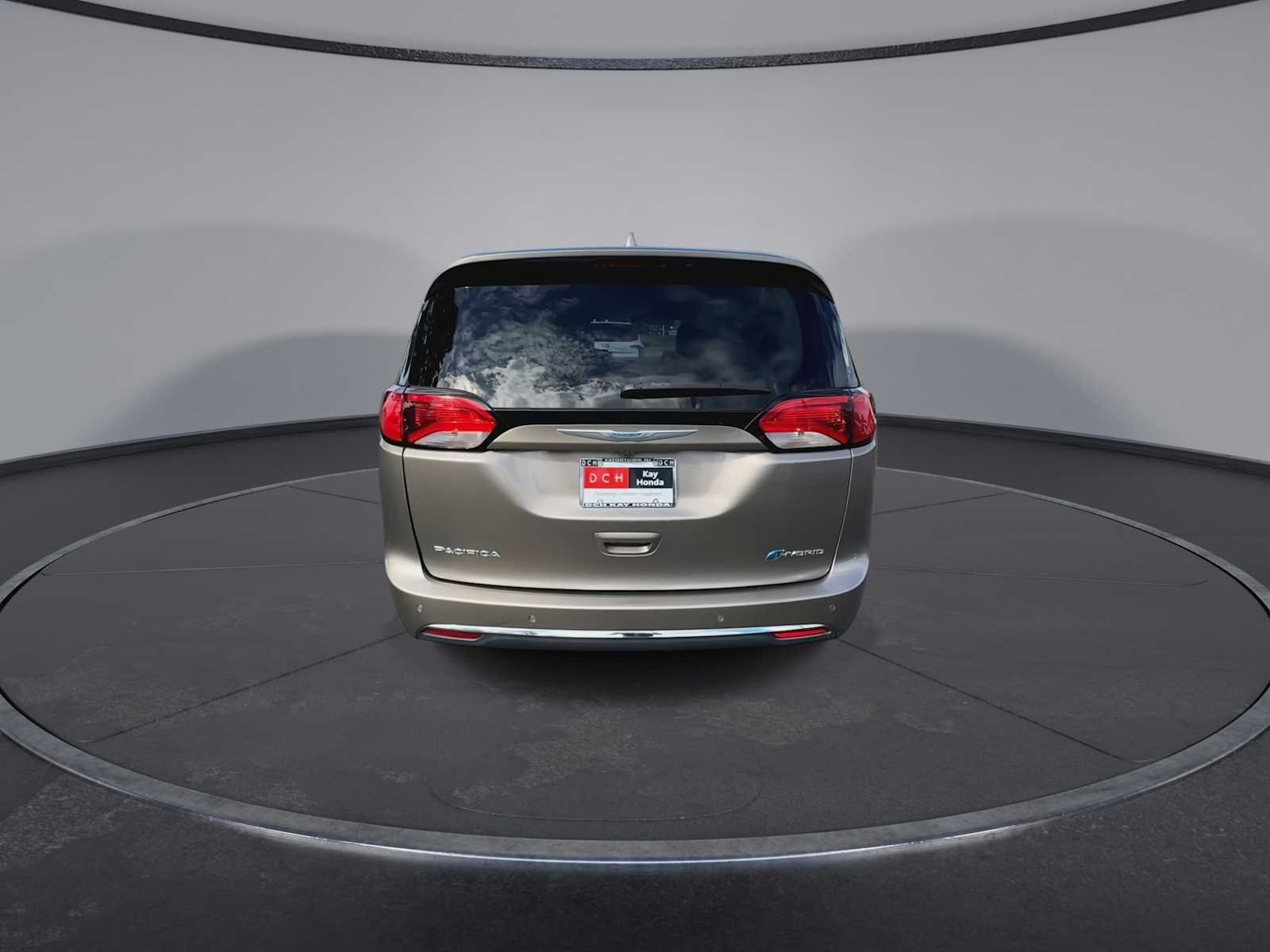 Thumbnail: 2018 Chrysler Pacifica - 7