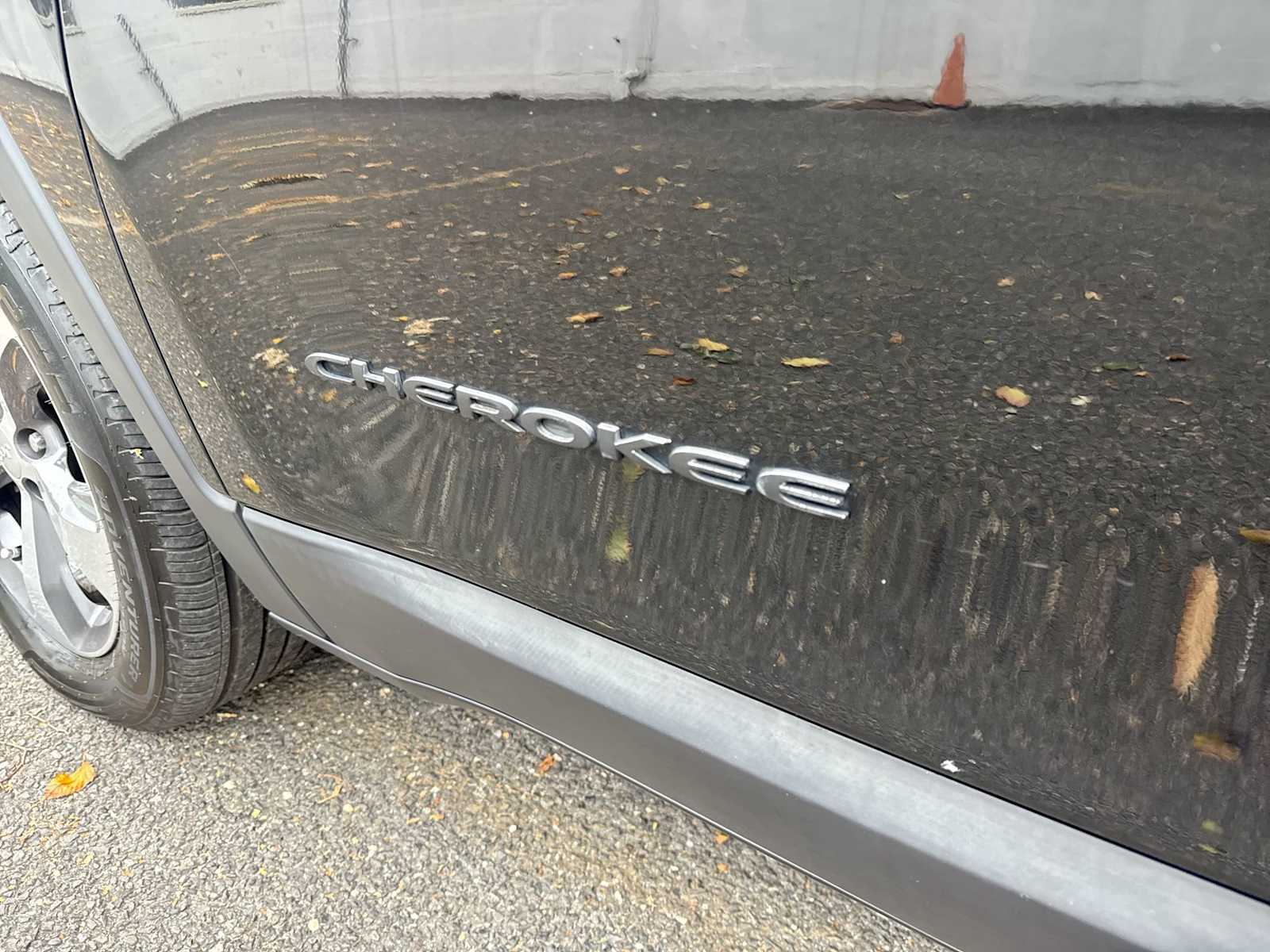 Thumbnail: 2019 Jeep Cherokee - 18