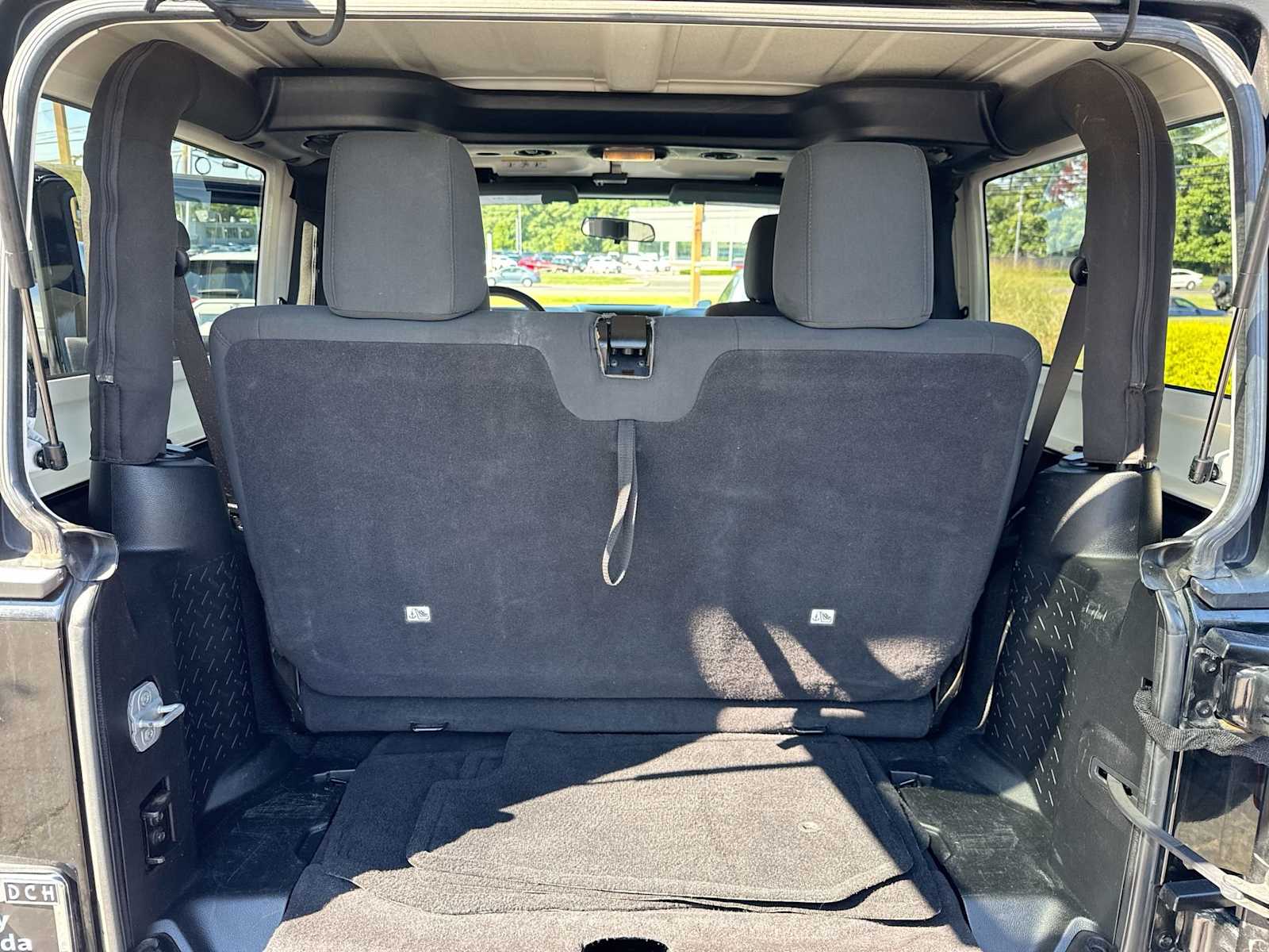 Thumbnail: 2012 Jeep Wrangler - 27