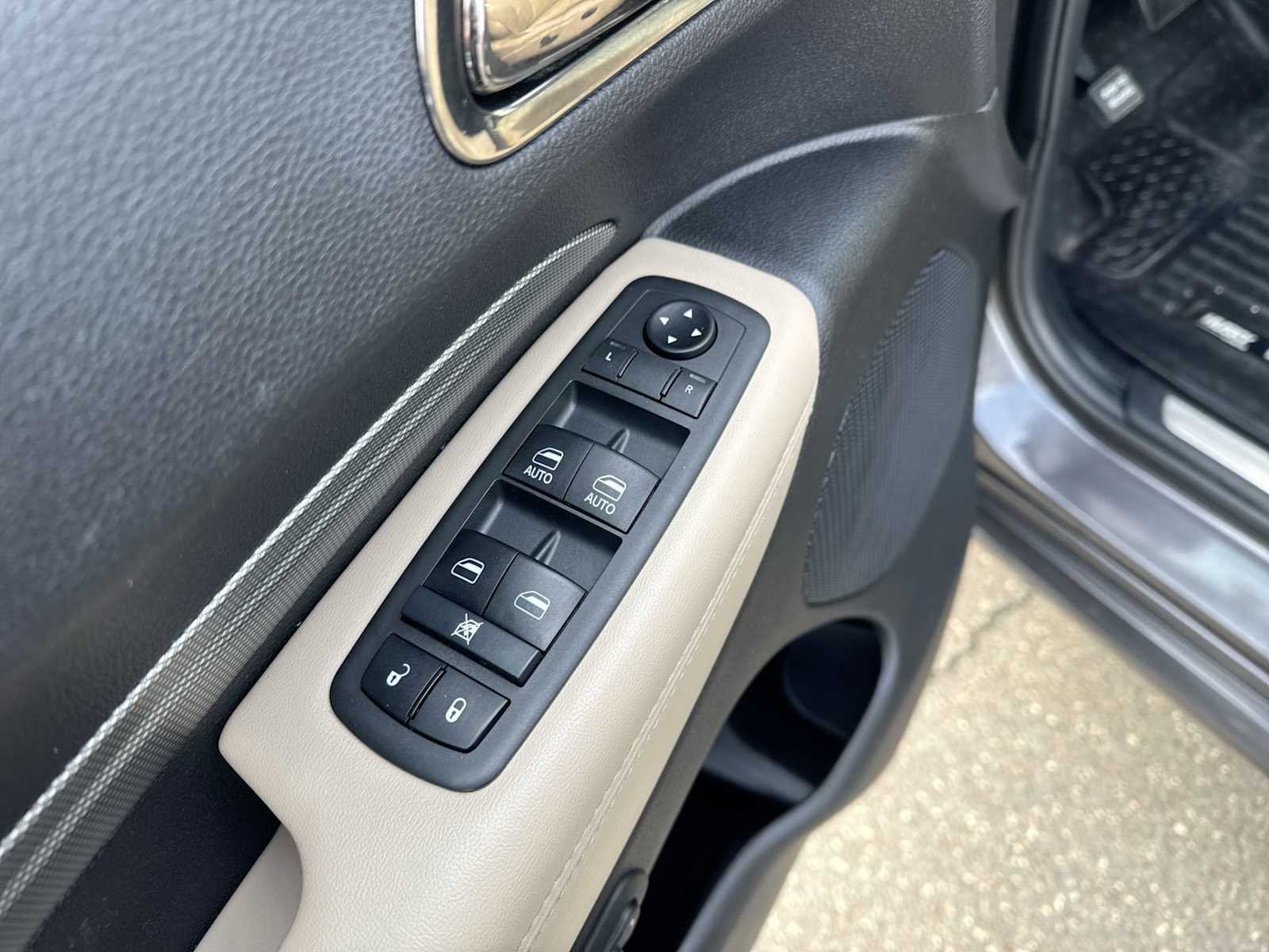 Thumbnail: 2019 Dodge Durango - 22