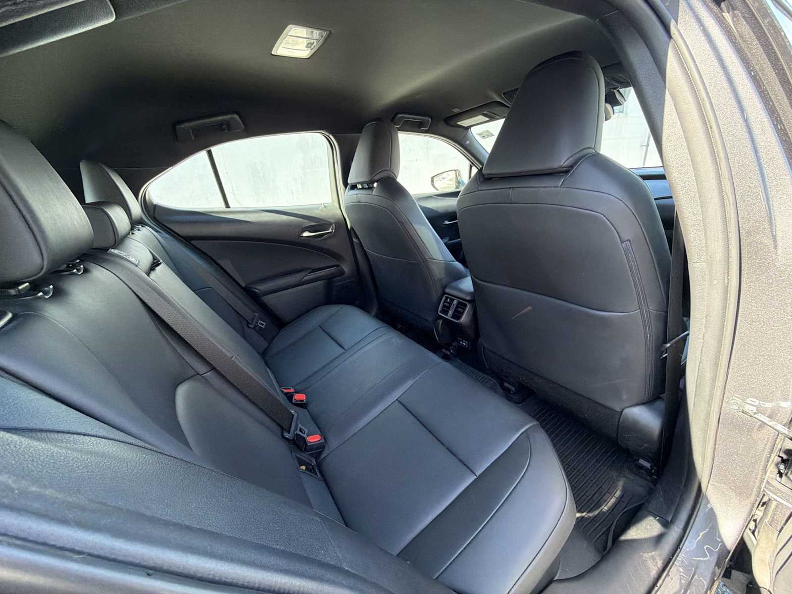 Thumbnail: 2023 Lexus UX - 14