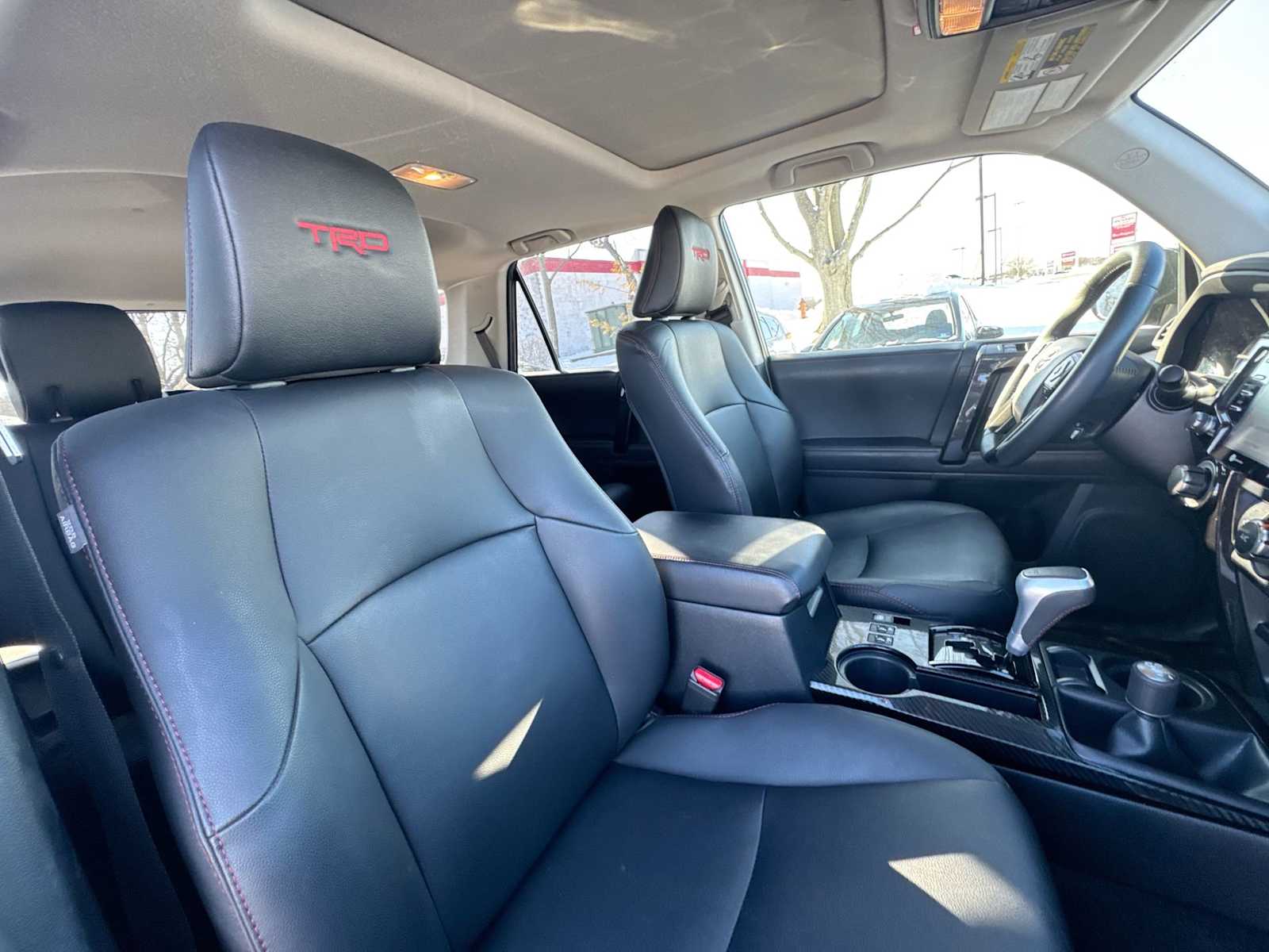 Thumbnail: 2022 Toyota 4Runner - 17