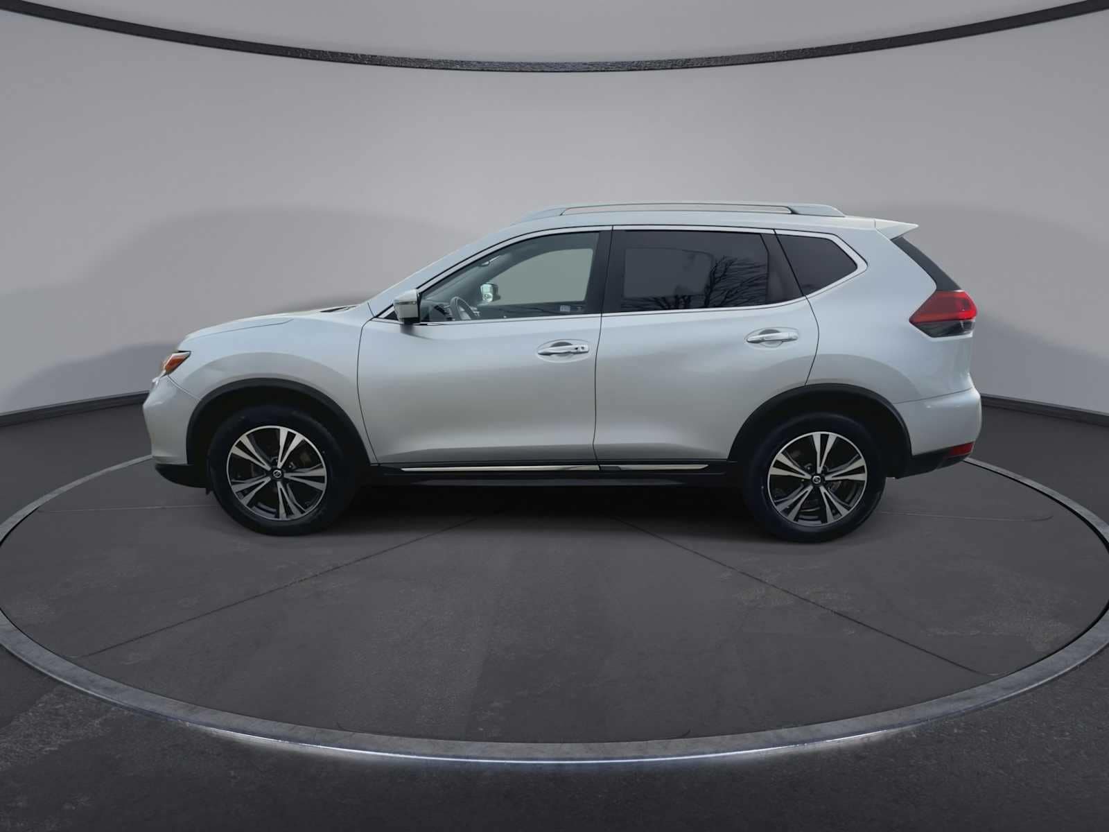 Thumbnail: 2018 Nissan Rogue - 5