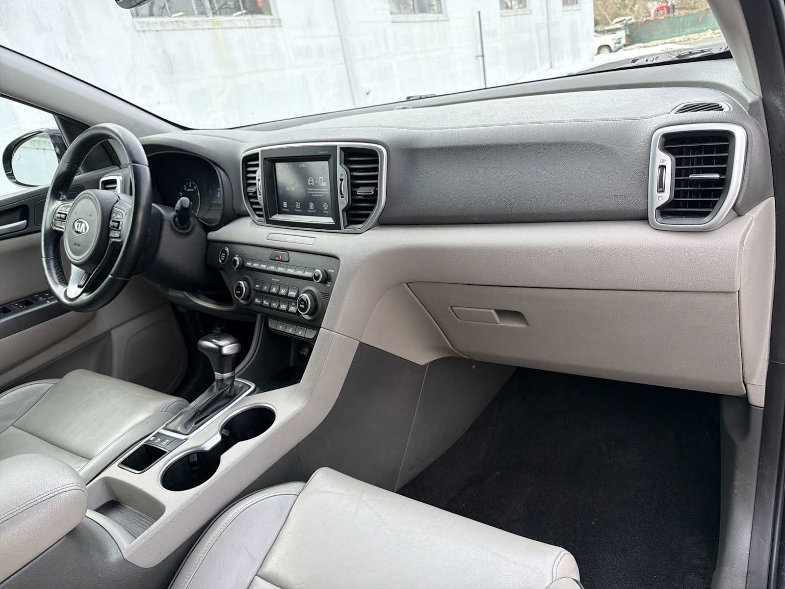 Thumbnail: 2017 Kia Sportage - 16