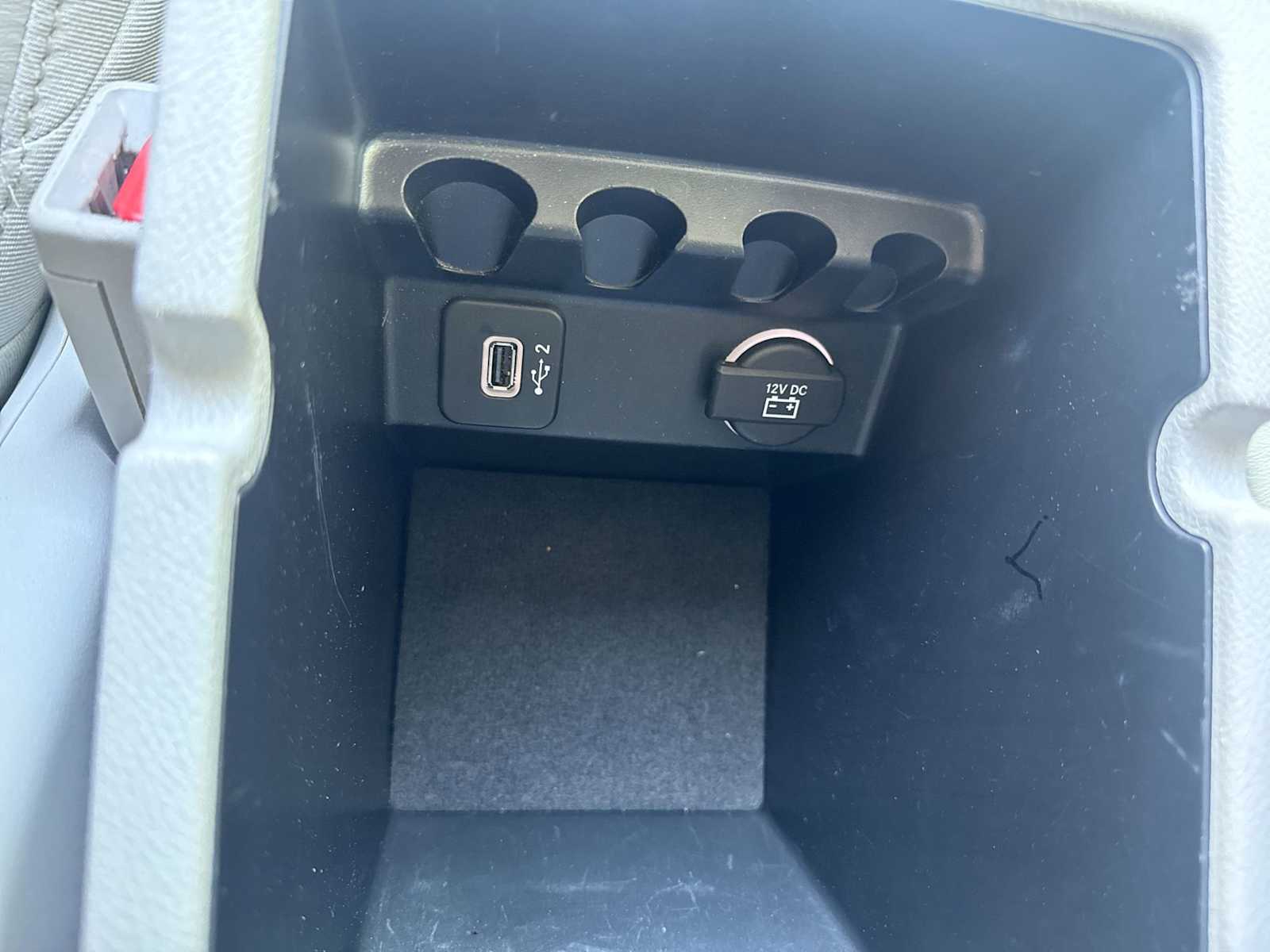 Thumbnail: 2020 Jeep Cherokee - 29