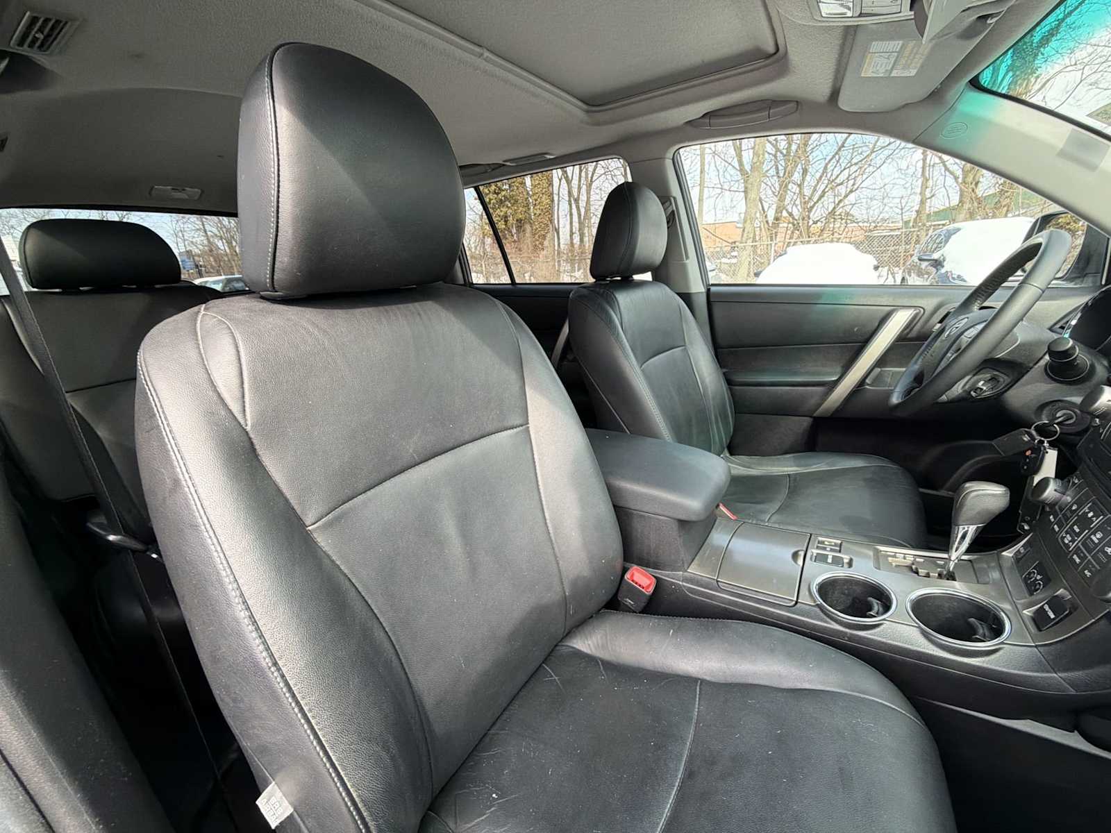 Thumbnail: 2010 Toyota Highlander - 17