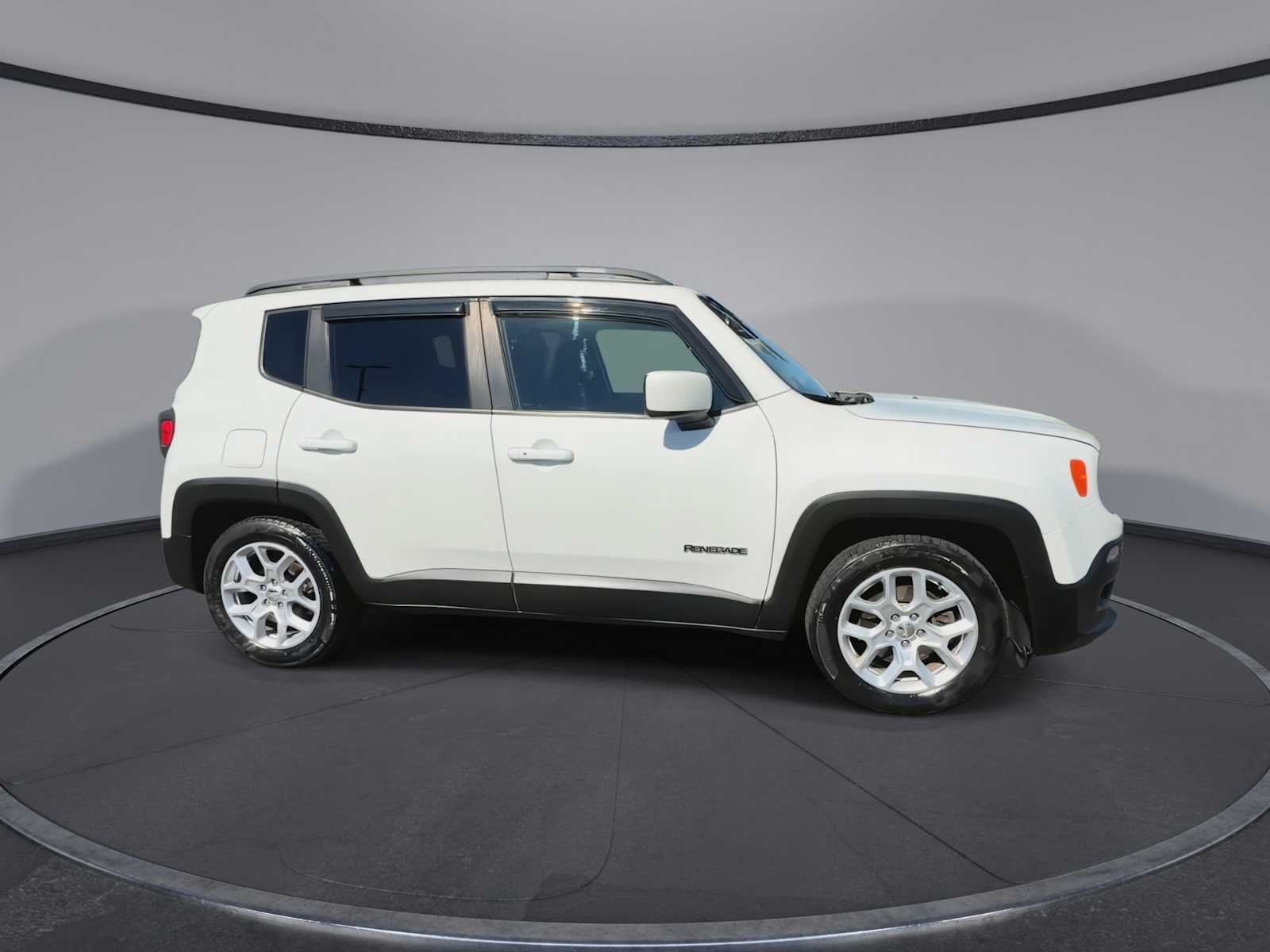 Thumbnail: 2016 Jeep Renegade - 9