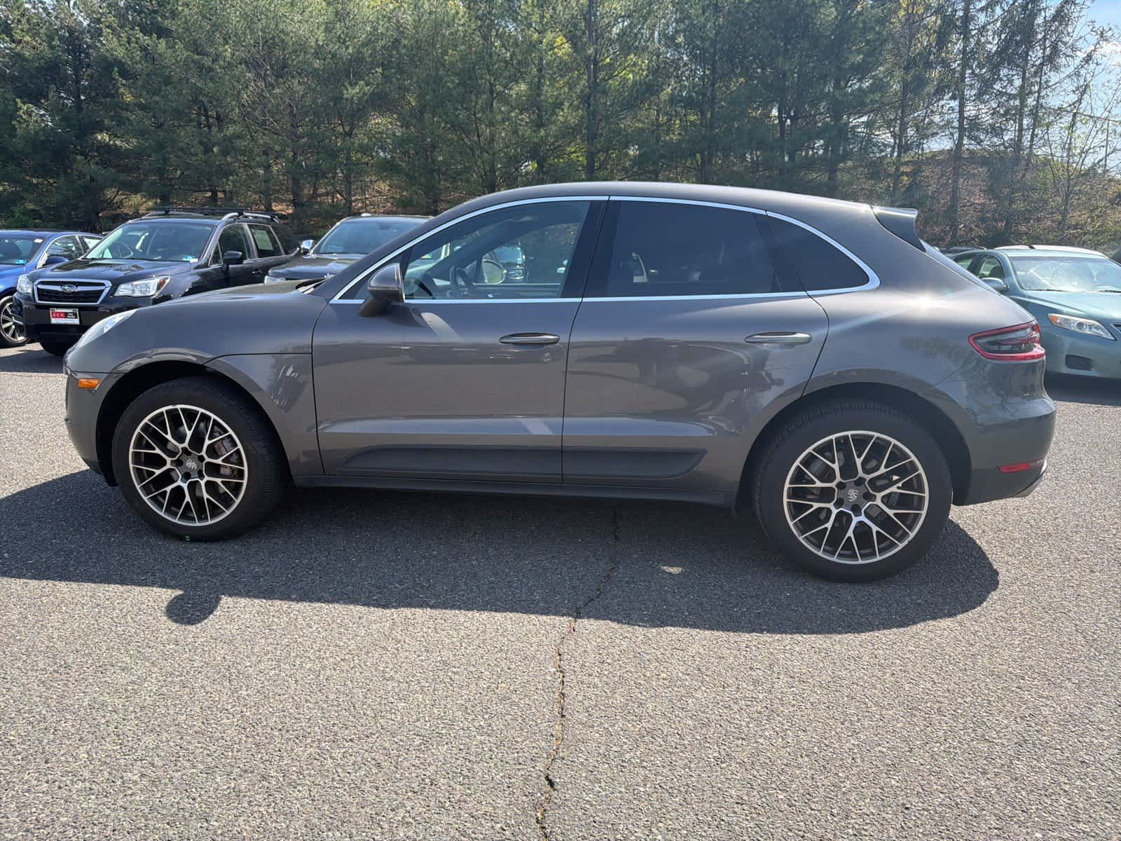Thumbnail: 2016 Porsche Macan - 2