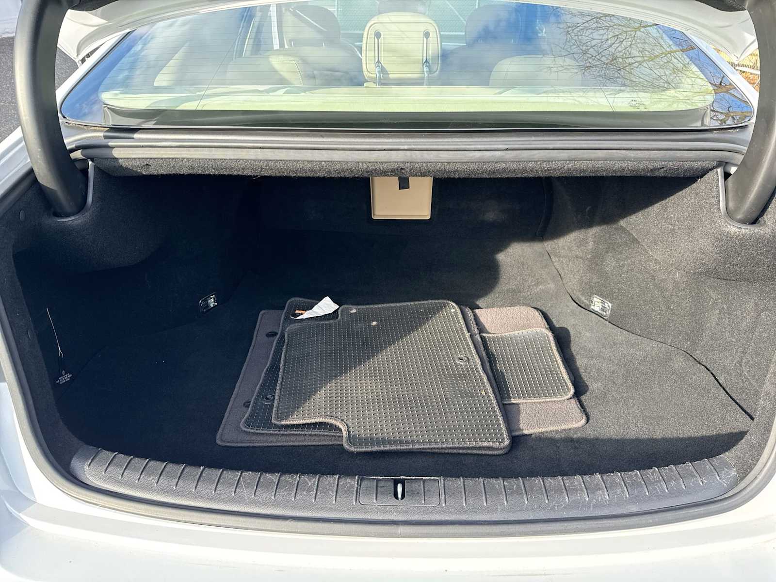 Thumbnail: 2015 Hyundai Genesis - 34