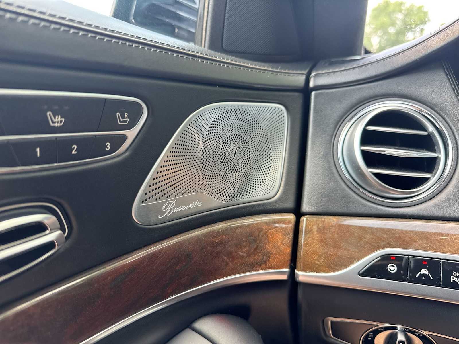 Thumbnail: 2015 Mercedes-Benz S-Class - 30
