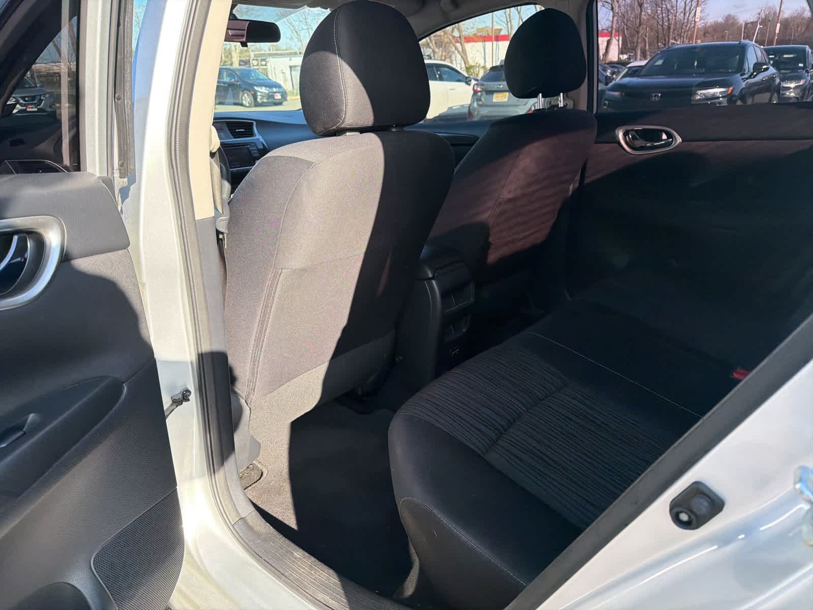 Thumbnail: 2018 Nissan Sentra - 9